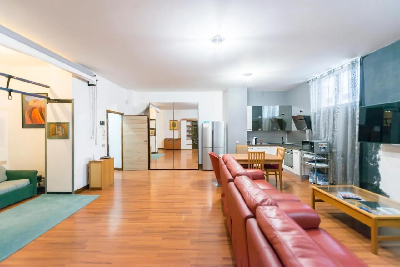 Milan Cathedral Apartment 0*,  Italy